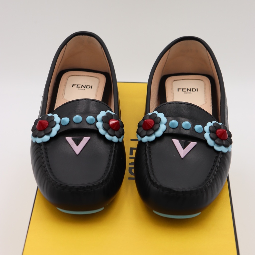 $SOLD Fendi Flower Applique Leather Driver Loafer - Picture 2 of 8